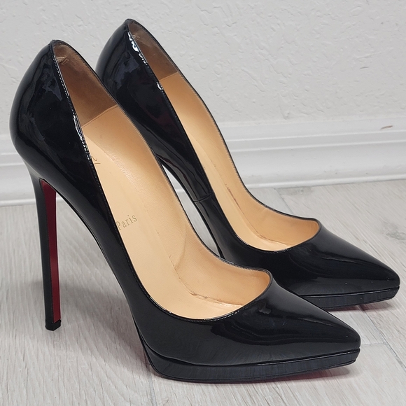 CHRISTIAN LOUBOUTIN Pigalle Plato Patent Leather Pointed Toe Black Pumps 39 1/2. - Picture 1 of 10